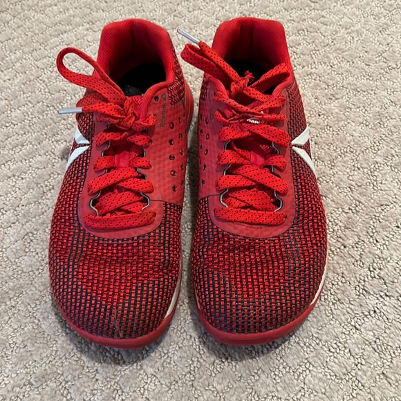 Like new. Reebok CrossFit shoe. Red size 7 - Picture 1 of 4